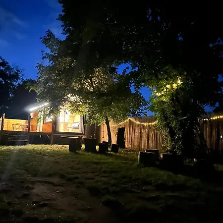 Glamping Lednice Tiny House Διαμέρισμα Břeclav